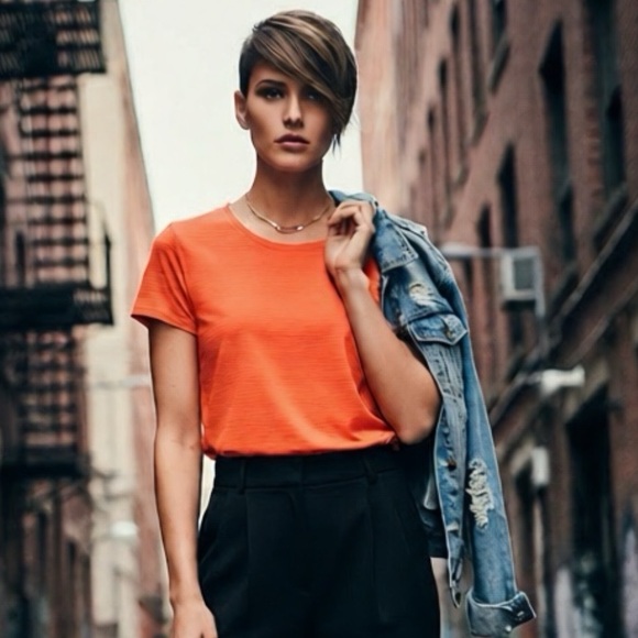 NWOT. Athleta Coral Top. Size Large. - Picture 1 of 9